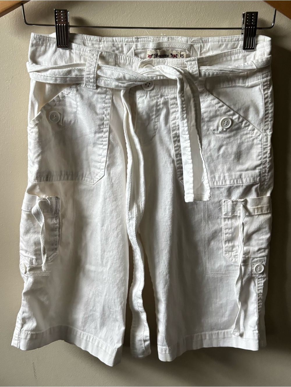 Forever 21 White Cargo Capri/Shorts
